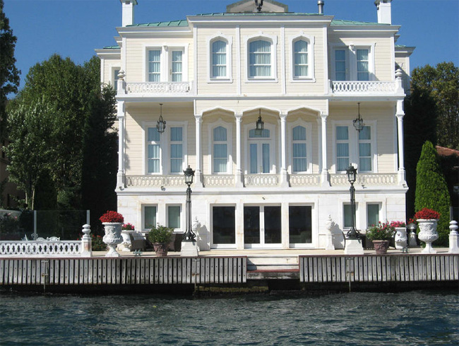 Bosphorus Cruise with Asian Side Wooden Houses