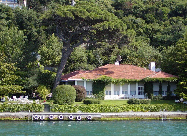 Bosphorus Cruise with Asian Side Wooden Houses