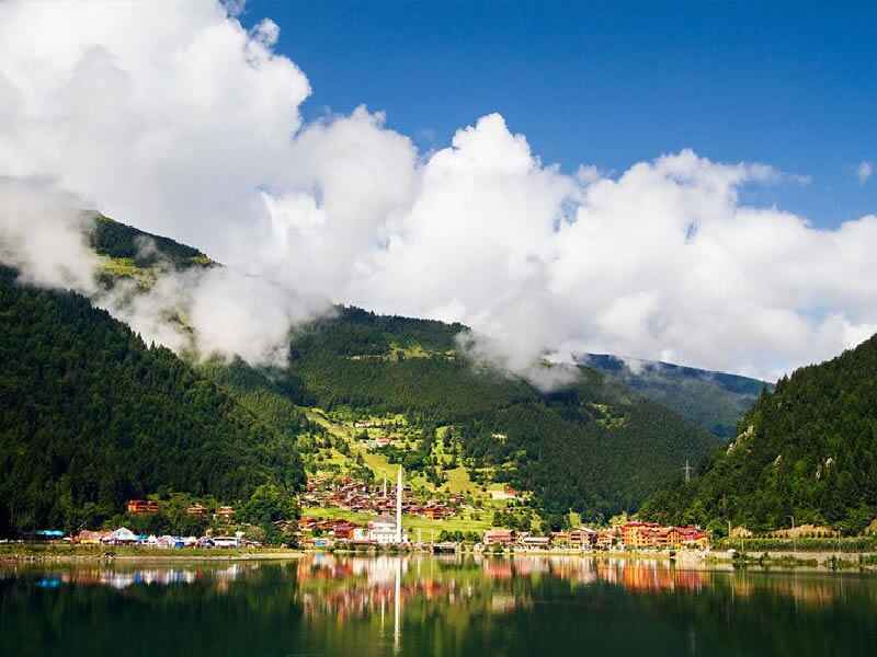 Daily Uzungöl District, Demirkapı Plateau, Haldizen Mountain, Seven Lakes and Uzungöl Mosque Tour